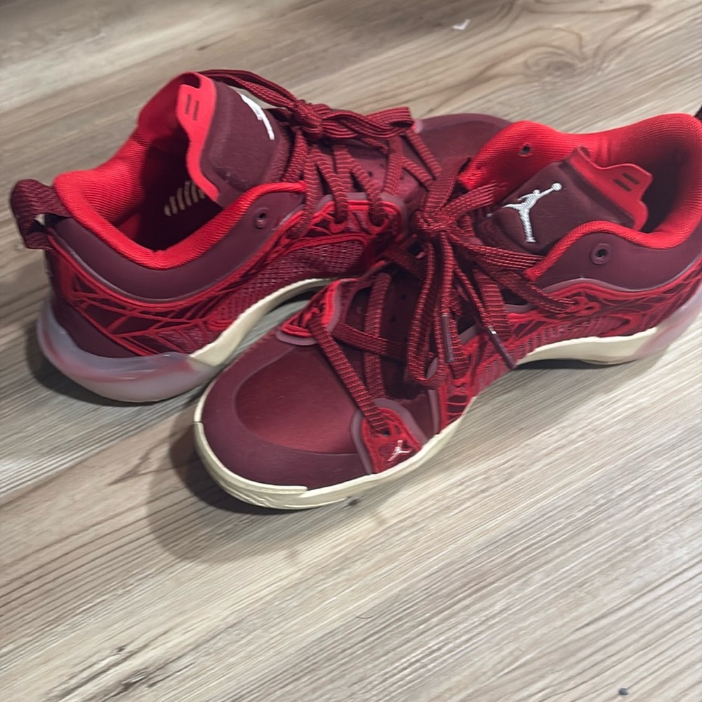 Nike Air Jordan 37